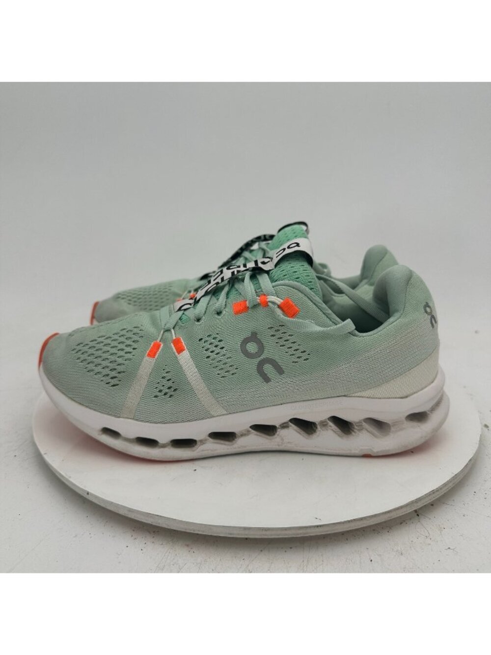 On Cloudsurfer Swiss Engineering Women Size 9 3WD10441071 Creek Green White Shoe